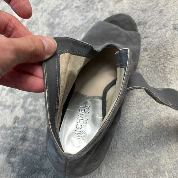 MICHAEL Michael Kors Devenport Suede Leather Cutout Heels Booties Gray Sz 7 - Picture 13 of 14